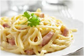 Met spek ei roomsaus met keuze ui penne of spaghetti